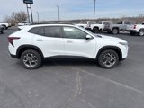 New 2025 Chevrolet Trax LT w/ LT Convenience Package image 2