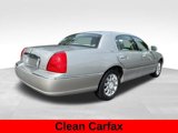 Used 2006 Lincoln Town Car Signature Limited image 3