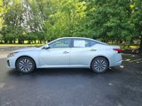 Used 2023 Nissan Altima 2.5 SV image 2