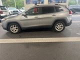 Used 2016 Jeep Cherokee Latitude image 2