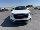 Used 2024 GMC Terrain SLE image 2
