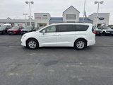 Used 2022 Chrysler Pacifica Touring-L image 2