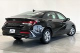 Certified 2025 Hyundai Elantra SE image 2