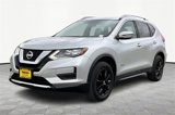 Used 2017 Nissan Rogue SV image 2
