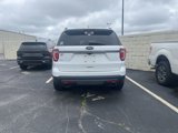 Used 2017 Ford Explorer XLT w/ Equipment Group 202A image 4