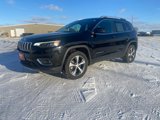 Used 2019 Jeep Cherokee Limited w/ Luxury Group image 2