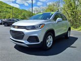 Used 2018 Chevrolet Trax LT w/ LT Convenience Package image 2