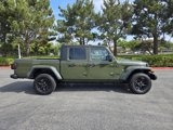 Used 2022 Jeep Gladiator Sport image 2