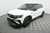 New 2024 Volkswagen Taos SE image 3