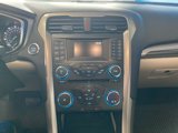 Used 2018 Ford Fusion SE image 2