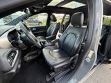 Used 2020 Chrysler Pacifica Touring-L w/ Advanced Safetytec Group image 5