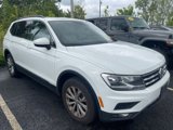 Used 2018 Volkswagen Tiguan SE w/ Panoramic Sunroof Package image 3