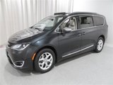 Used 2020 Chrysler Pacifica Limited image 3