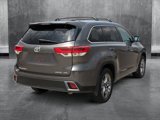 Used 2017 Toyota Highlander Limited Platinum image 5