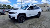 Used 2022 Jeep Grand Cherokee L Laredo image 4
