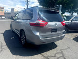 Used 2018 Toyota Sienna XLE image 4