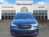 New 2025 Chrysler Pacifica Select image 2