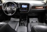 Used 2014 Mitsubishi Outlander SE image 2