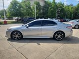 Used 2020 Toyota Camry SE image 2
