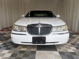 Used 2001 Lincoln Town Car Signature image 4