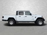 Used 2020 Jeep Gladiator Overland image 3