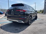 Used 2023 Mitsubishi Outlander SE image 3