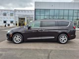 Used 2017 Chrysler Pacifica Touring-L w/ Tire & Wheel Group image 3