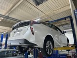 Used 2017 Toyota Prius Four Touring image 2