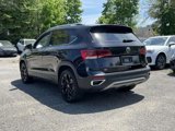 Used 2022 Volkswagen Taos SE image 2