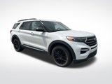 Used 2020 Ford Explorer XLT w/ Equipment Group 202A image 2