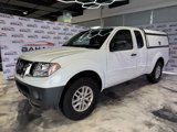 Used 2016 Nissan Frontier SV image 2