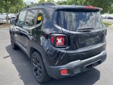 Used 2016 Jeep Renegade Latitude image 3