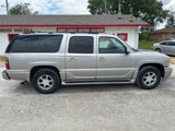 Used 2004 GMC Yukon XL Denali image 2