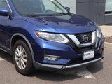 Used 2017 Nissan Rogue SV w/ SV Premium Package image 4