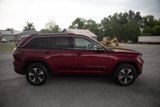 Used 2023 Jeep Grand Cherokee 4WD 4xe image 2