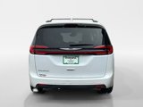 Used 2022 Chrysler Pacifica Touring-L image 4