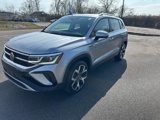 Certified 2022 Volkswagen Taos SEL w/ Panoramic Sunroof Package image 3
