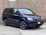 Used 2014 Chrysler Town & Country Touring image 5