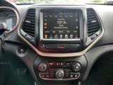 Used 2017 Jeep Cherokee Limited image 3