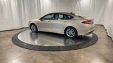 Used 2017 Ford Fusion SE image 6