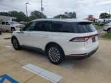 Used 2020 Lincoln Aviator Reserve w/ Equipment Group 201A image 3