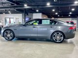 Used 2017 Jaguar XE Premium image 2