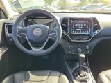 Used 2019 Jeep Cherokee Limited image 2