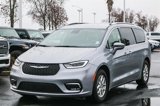 Used 2021 Chrysler Pacifica Touring-L image 3