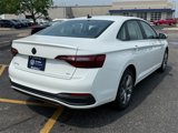 Certified 2024 Volkswagen Jetta SE w/ Panoramic Sunroof Package image 3