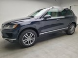 Used 2016 Volkswagen Touareg VR6 image 2