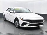Used 2024 Hyundai Elantra SEL image 2