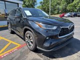 Used 2021 Toyota Highlander XLE image 4