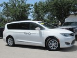 Used 2018 Chrysler Pacifica Touring-L Plus image 2