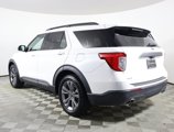 Used 2021 Ford Explorer XLT w/ Equipment Group 202A image 4